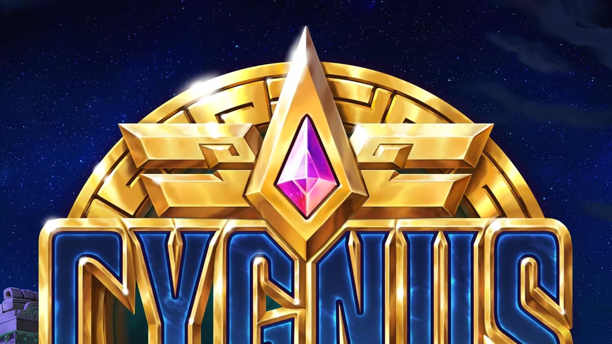 Tampilan visual slot Cygnus 6 dengan latar belakang Machu Picchu malam hari